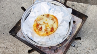 焚き火台で【ピザ】が出来る！グリルで美味しい本格ピザ 焚き火を愛しています 